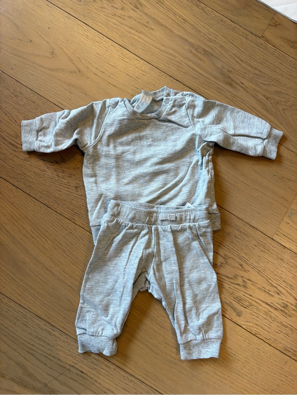 H&M gray sweat suit - size 3 months